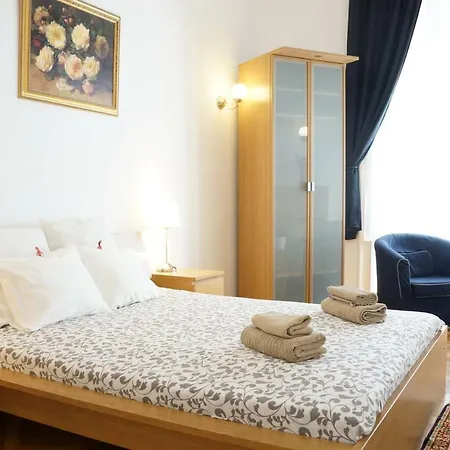 Vazquez Apartment *