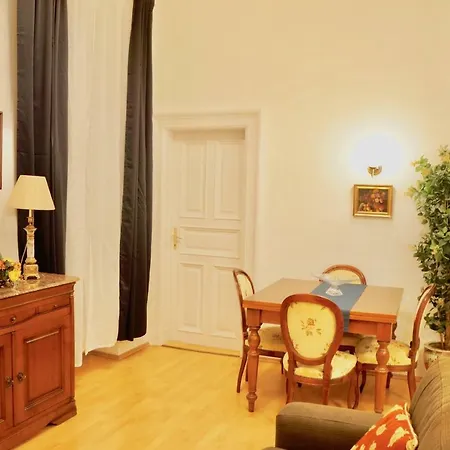 Vazquez Apartment *