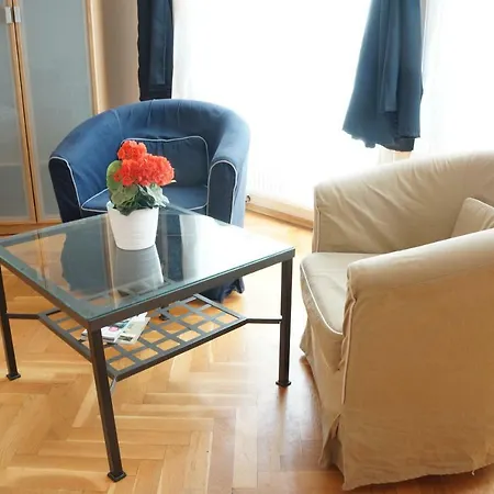 Vazquez Apartment *