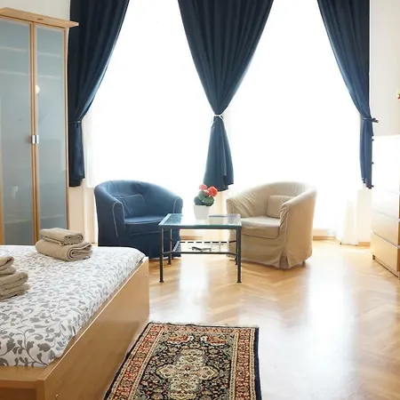Vazquez Apartment *